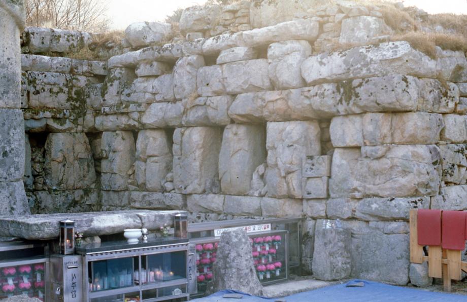충주 미륵리 석조여래입상이미지