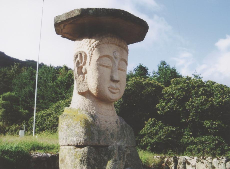 충주 미륵리 석조여래입상이미지