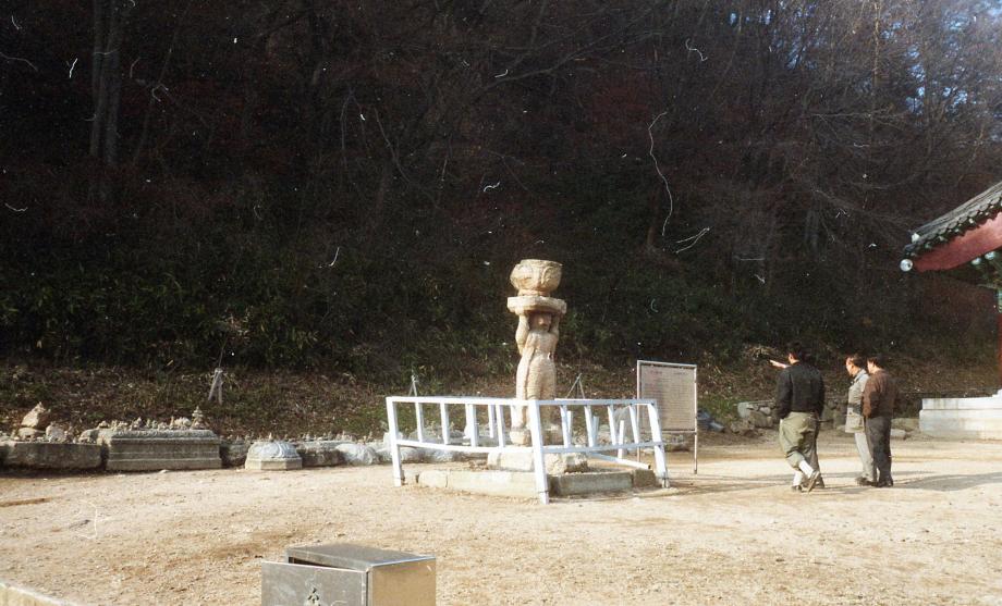보은 법주사 석조희견보살입상이미지