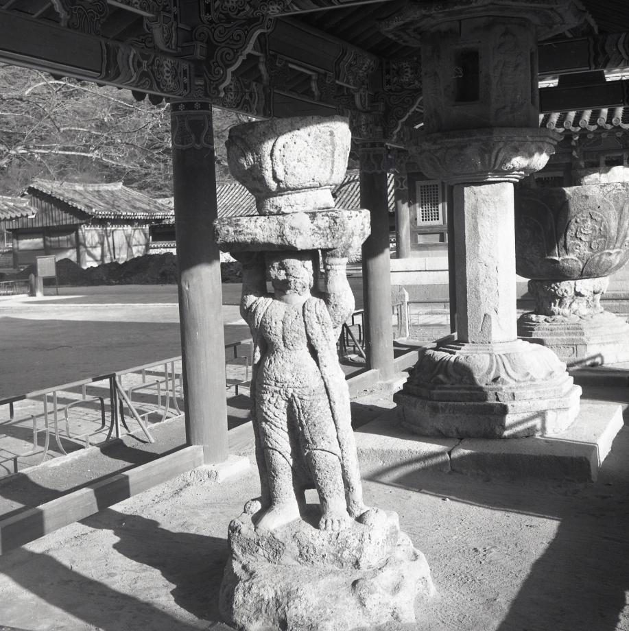 보은 법주사 석조희견보살입상이미지