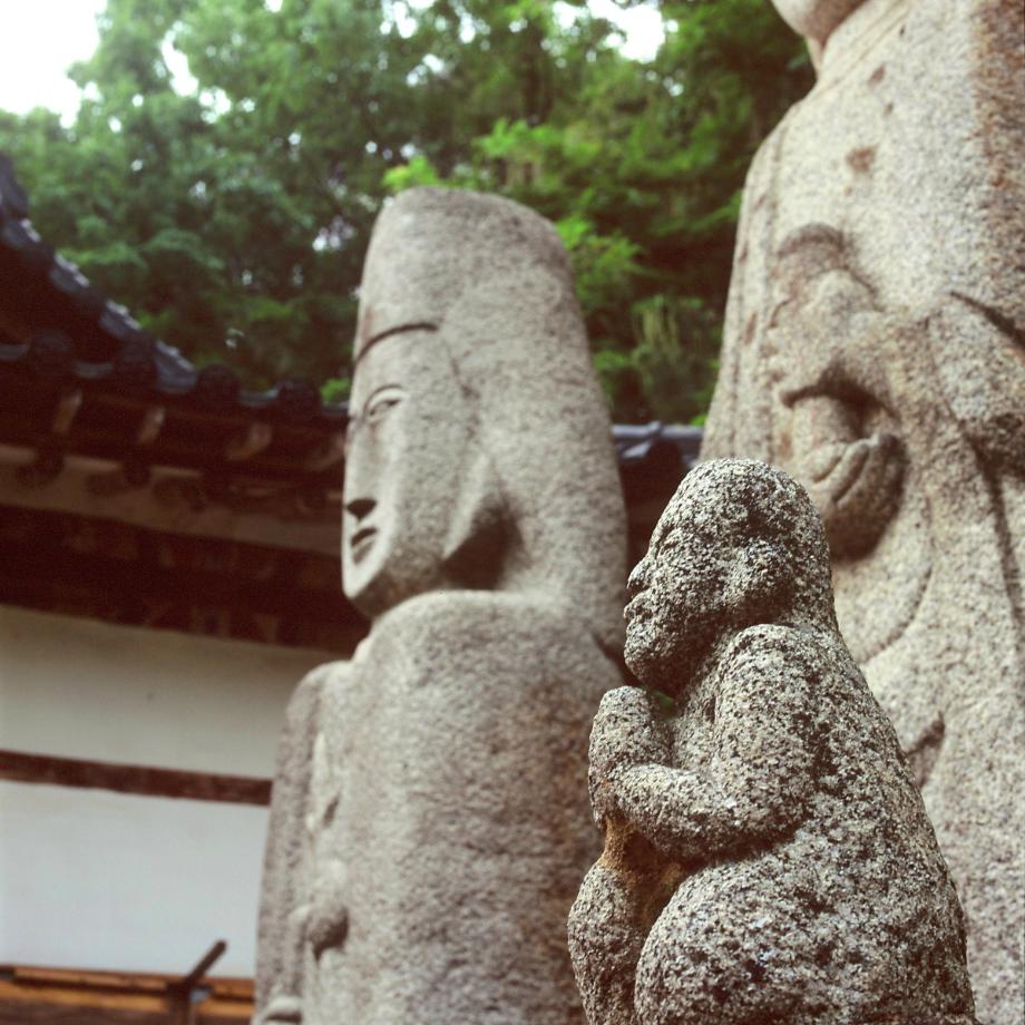 청주 백족사 석조여래좌상이미지