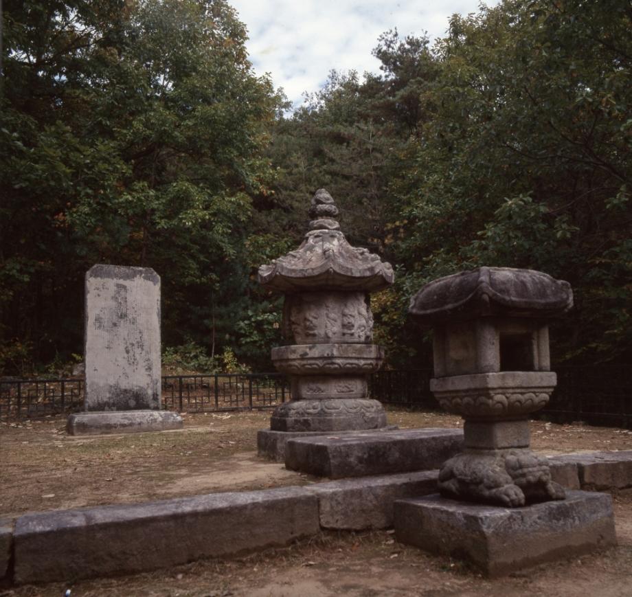 충주 청룡사지 보각국사탑이미지