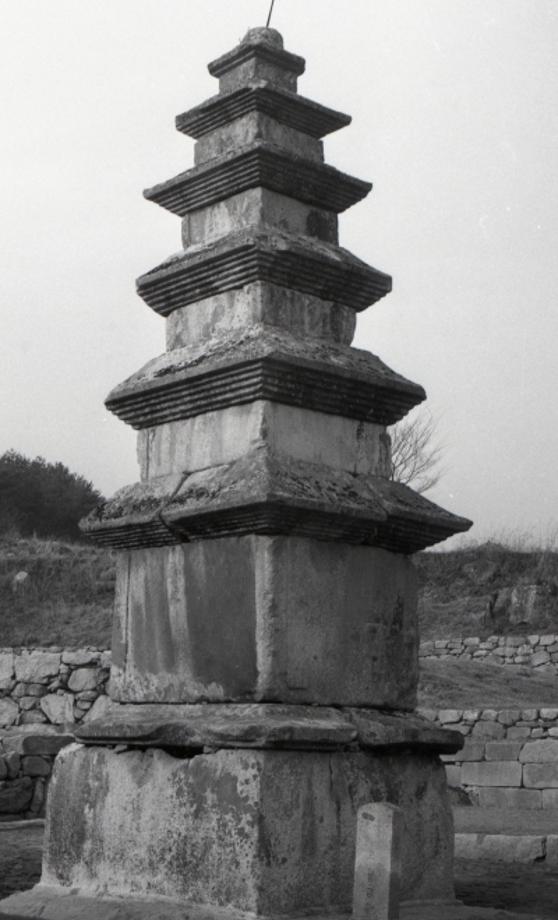 충주 미륵리 오층석탑이미지