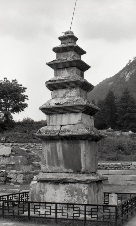 충주 미륵리 오층석탑이미지