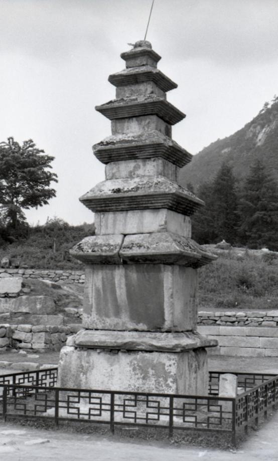 충주 미륵리 오층석탑이미지