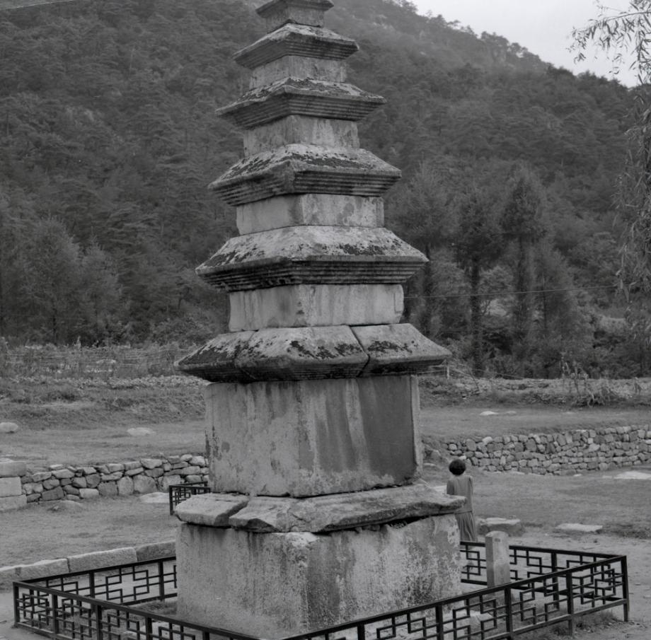 충주 미륵리 오층석탑이미지