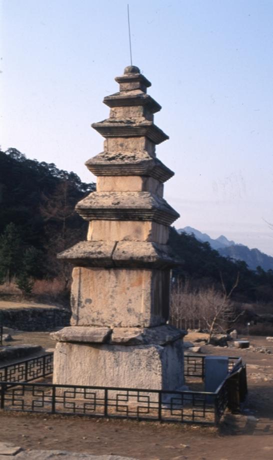 충주 미륵리 오층석탑이미지