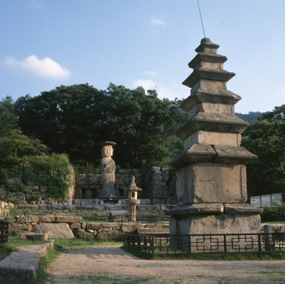 충주 미륵리 오층석탑이미지