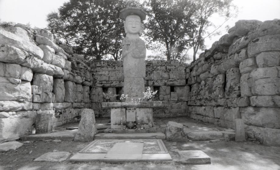 충주 미륵리 석조여래입상이미지