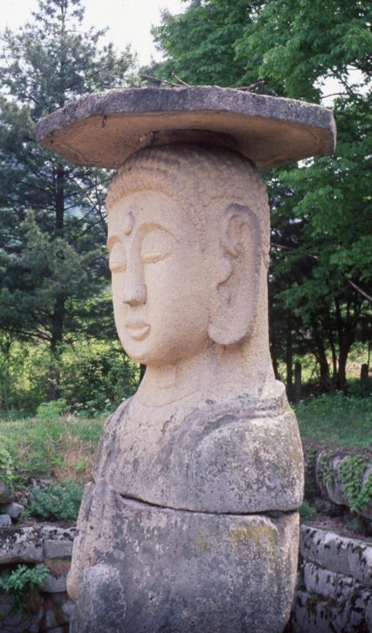 충주 미륵리 석조여래입상이미지