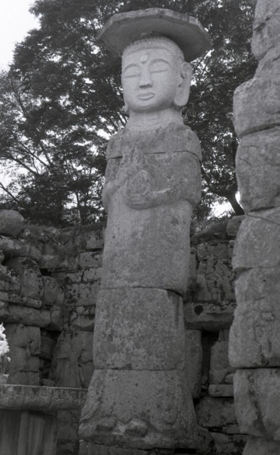 충주 미륵리 석조여래입상이미지