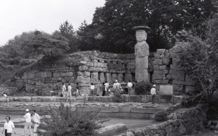 충주 미륵리 석조여래입상이미지