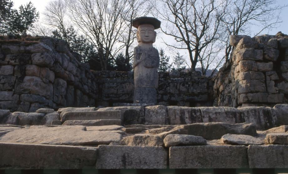 충주 미륵리 석조여래입상이미지