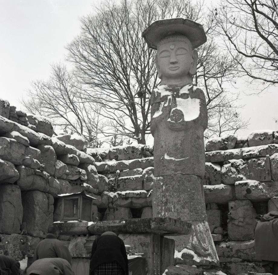 충주 미륵리 석조여래입상이미지