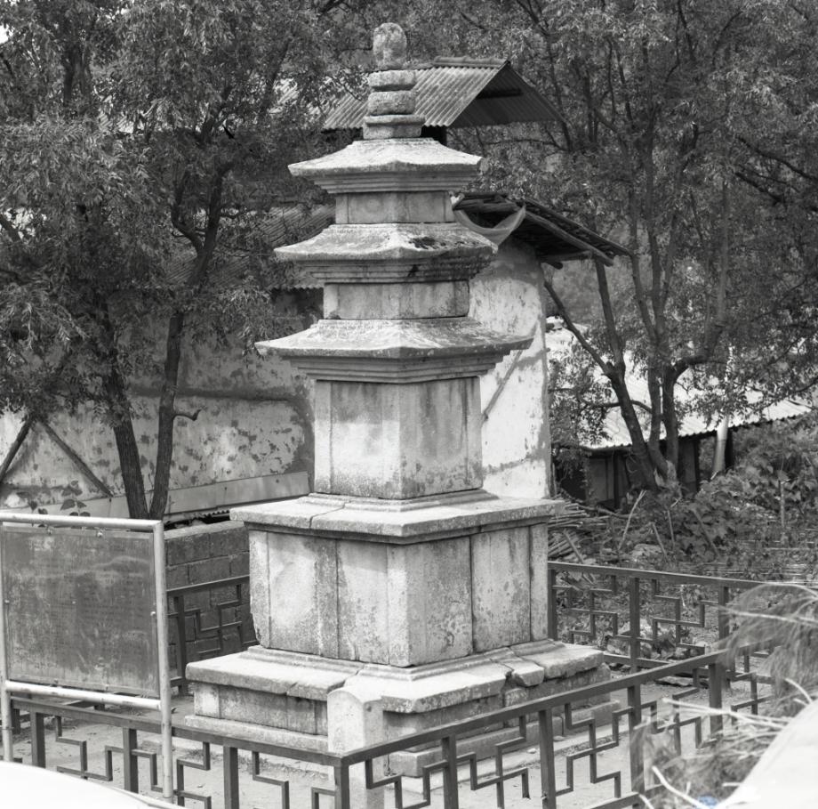 단양 향산리 삼층석탑이미지