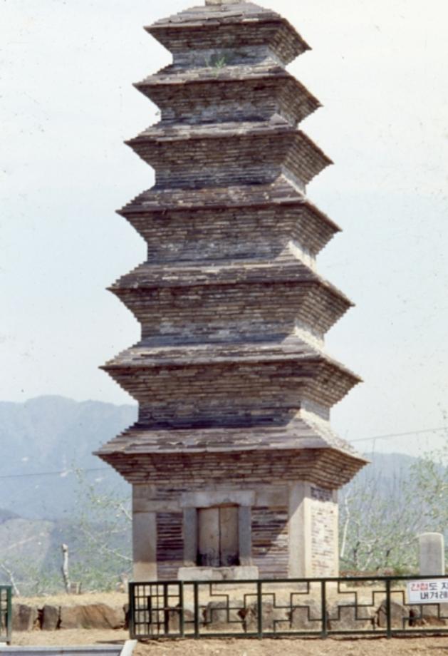 제천 장락동 칠층모전석탑이미지