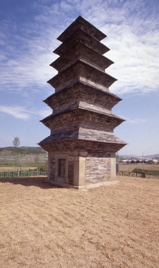 제천 장락동 칠층모전석탑이미지