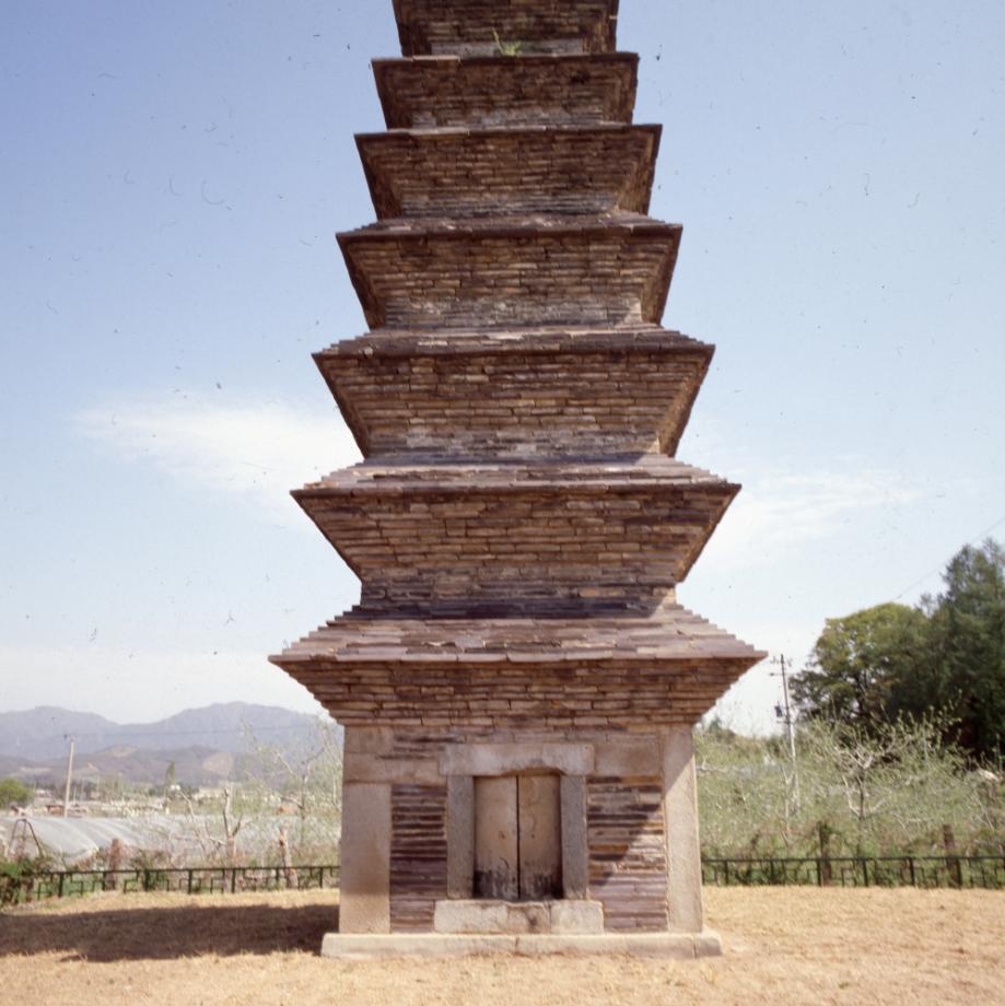 제천 장락동 칠층모전석탑이미지