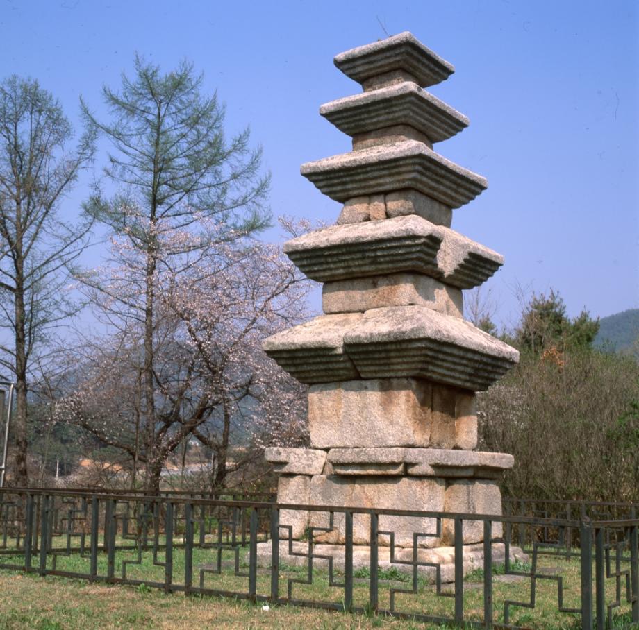 청주 계산리 오층석탑이미지