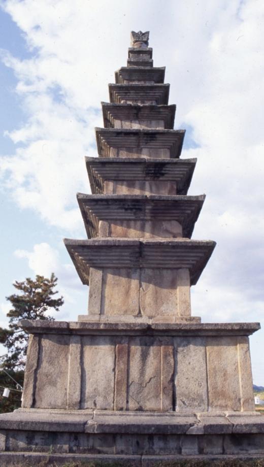 충주 탑평리 칠층석탑이미지