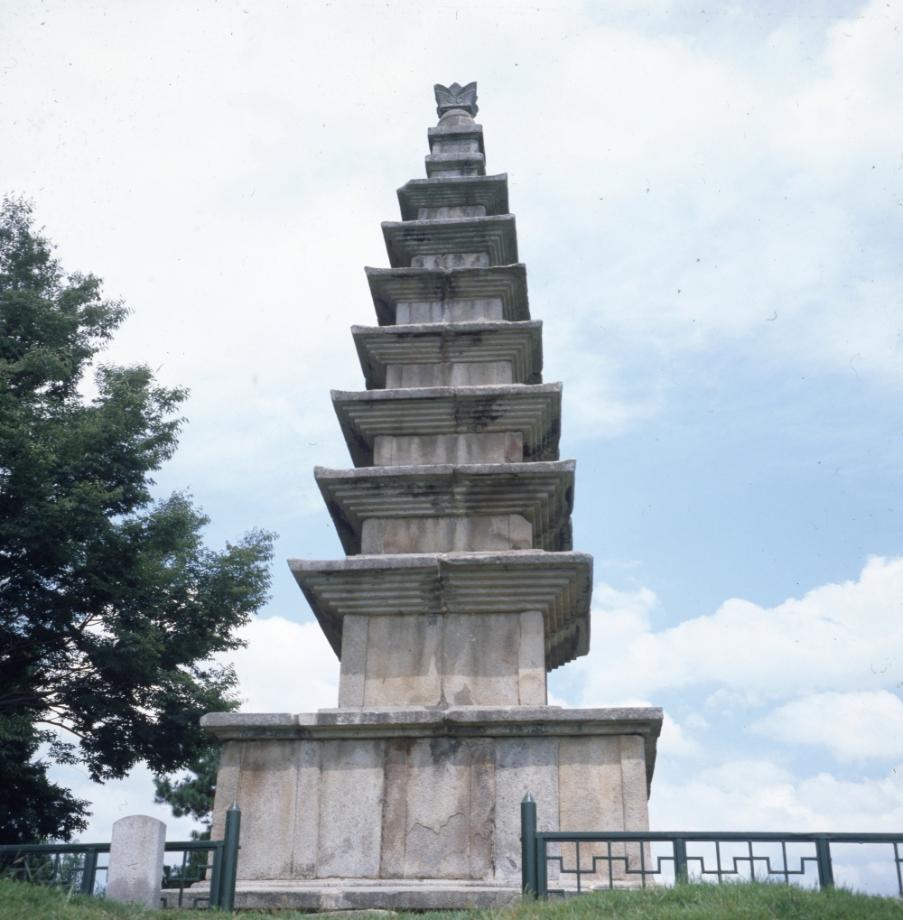 충주 탑평리 칠층석탑이미지