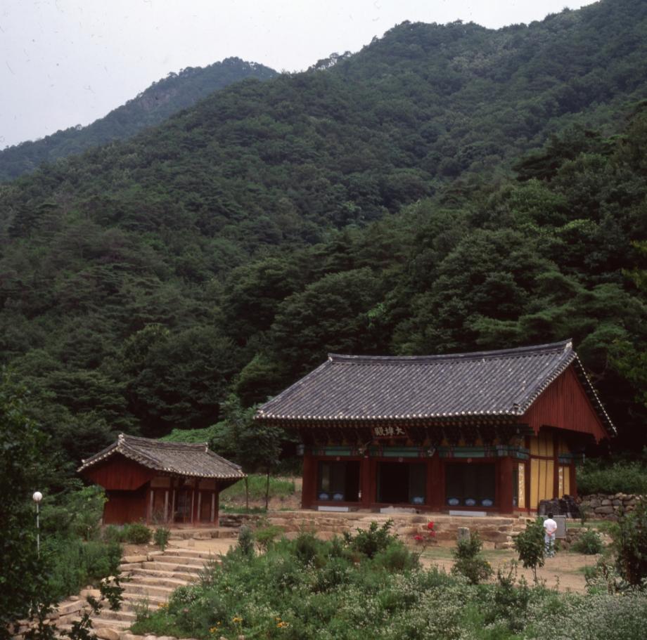 괴산 각연사 대웅전이미지