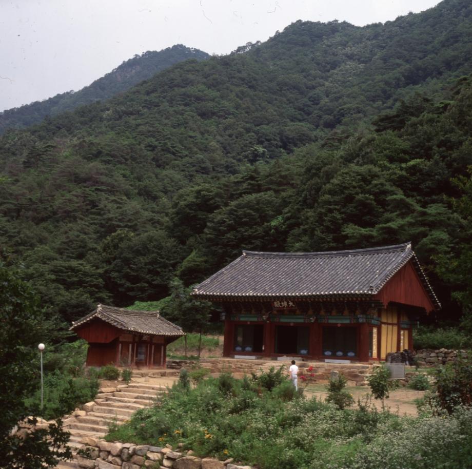 괴산 각연사 대웅전이미지