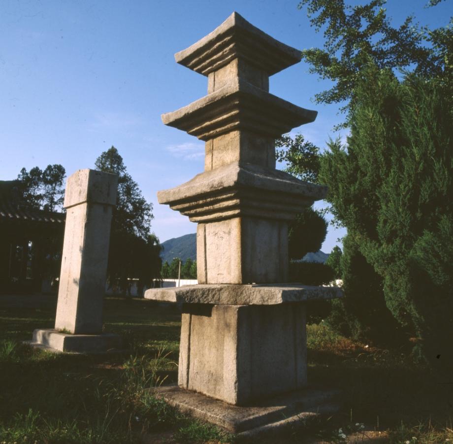 음성 읍내리 삼층석탑이미지