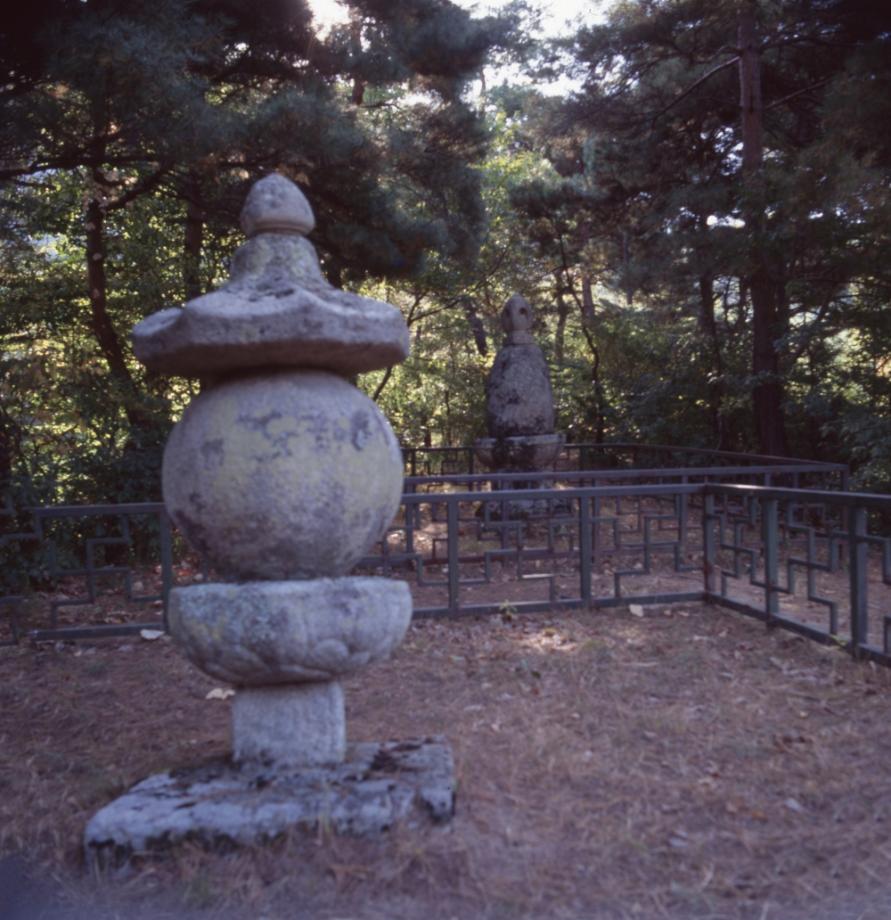 영동 영국사 구형승탑이미지