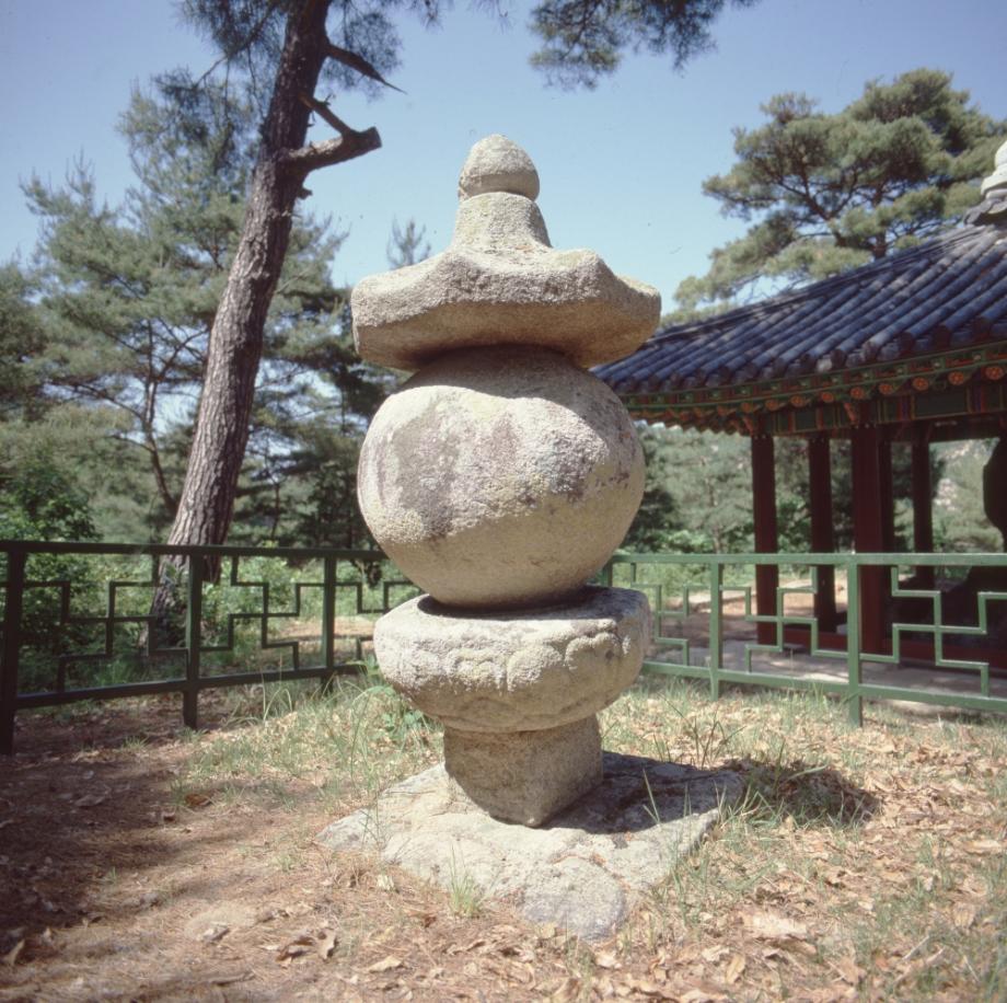 영동 영국사 구형승탑이미지