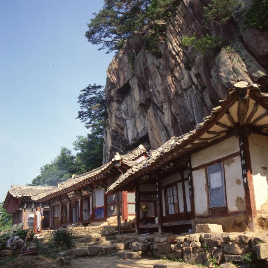 제천 정방사 목조관음보살좌상 및 복장유물이미지