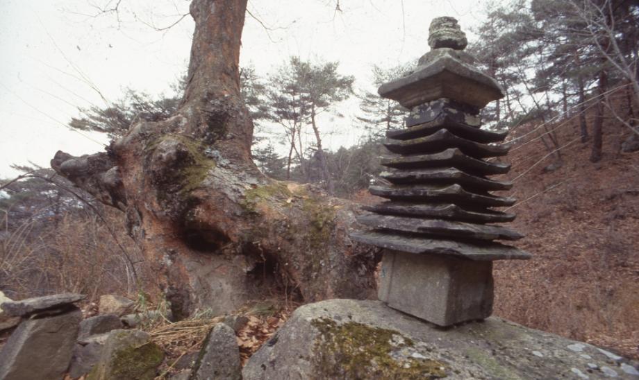 보은 법주사 여적암 다층청석탑이미지