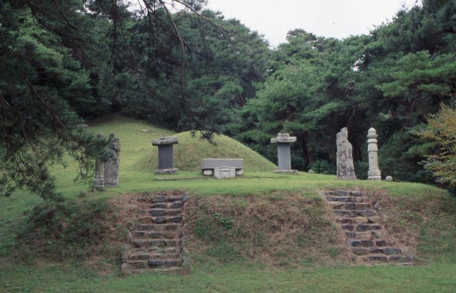 옥천 조헌 묘소이미지