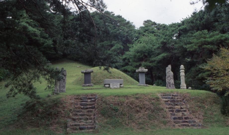 옥천 조헌 묘소이미지