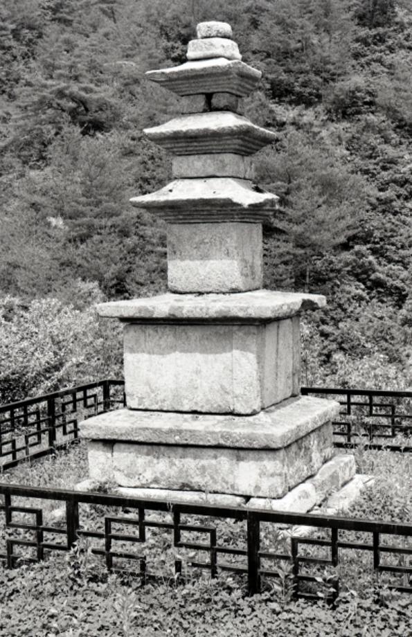 충주 미륵대원지 삼층석탑이미지