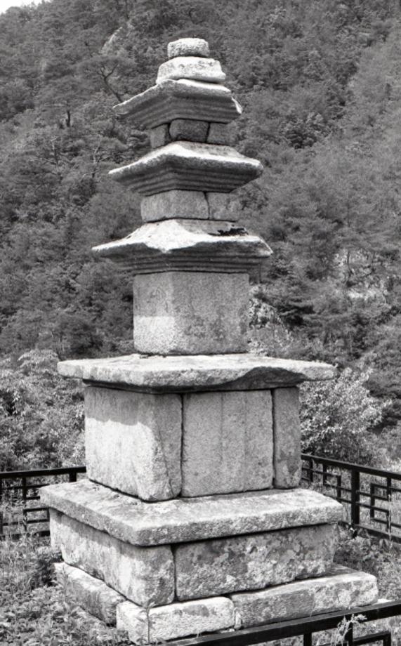 충주 미륵대원지 삼층석탑이미지