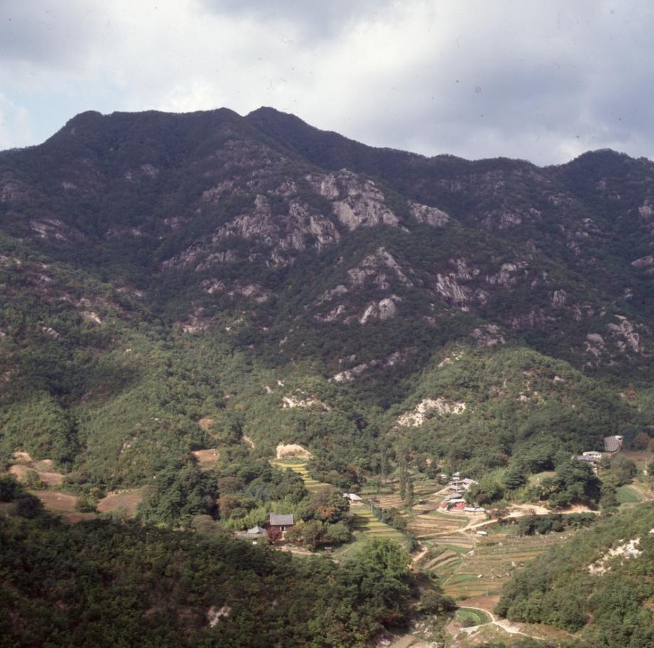 영동 영국사 대웅전이미지