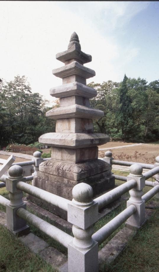 청주 보살사 오층석탑이미지