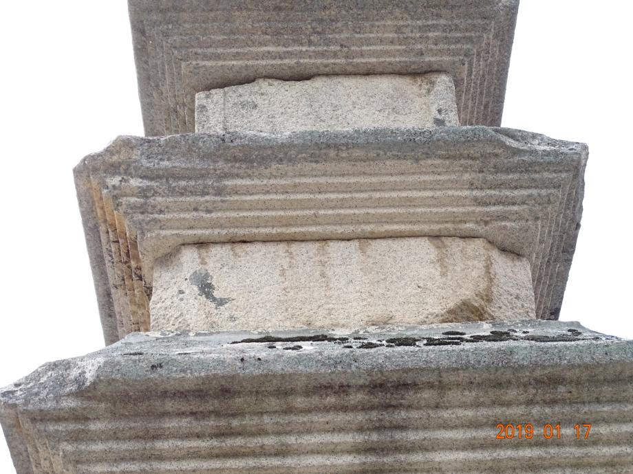 충주 미륵리 오층석탑이미지