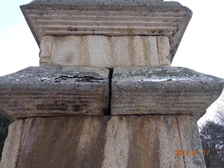 충주 미륵리 오층석탑이미지