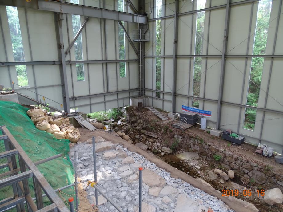 충주 미륵리 석조여래입상이미지