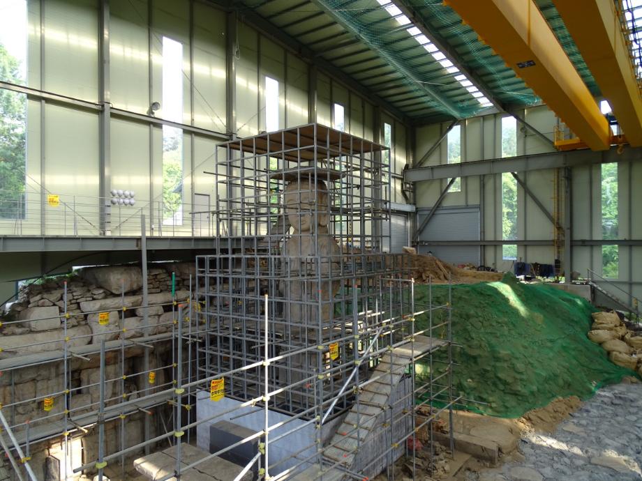 충주 미륵리 석조여래입상이미지