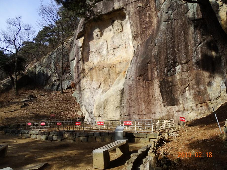 괴산 원풍리 마애이불병좌상이미지
