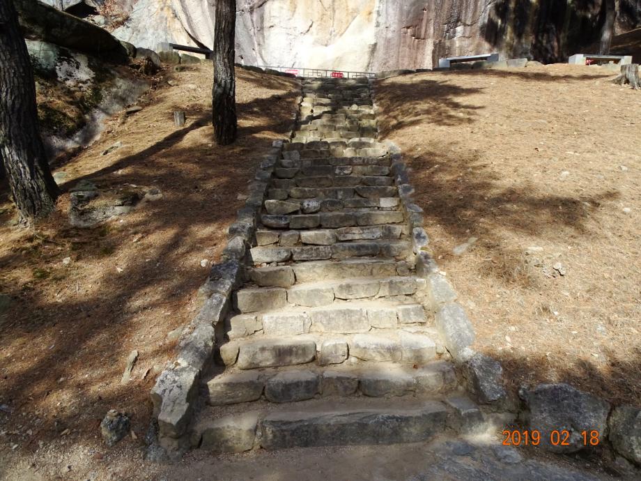 괴산 원풍리 마애이불병좌상이미지