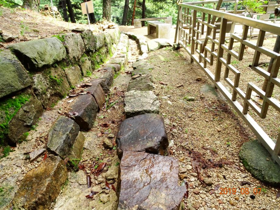 괴산 원풍리 마애이불병좌상이미지