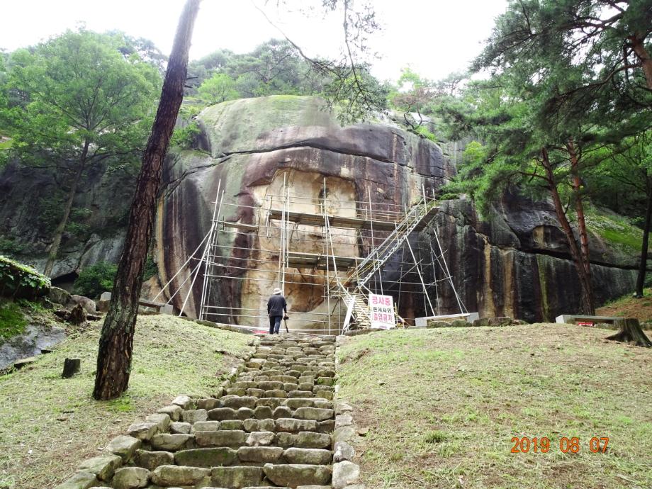 괴산 원풍리 마애이불병좌상이미지