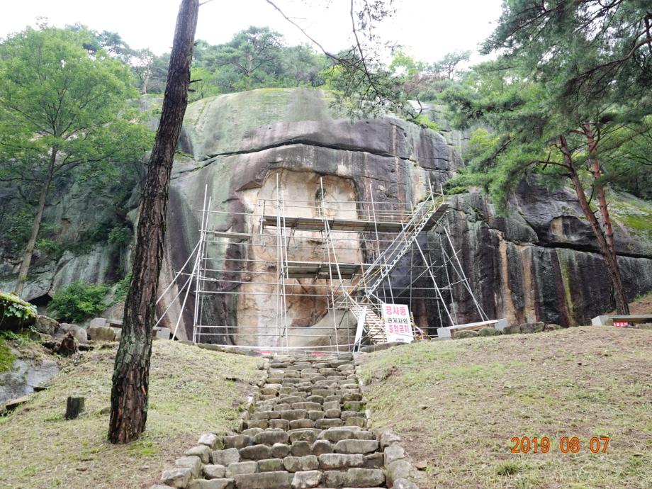 괴산 원풍리 마애이불병좌상이미지