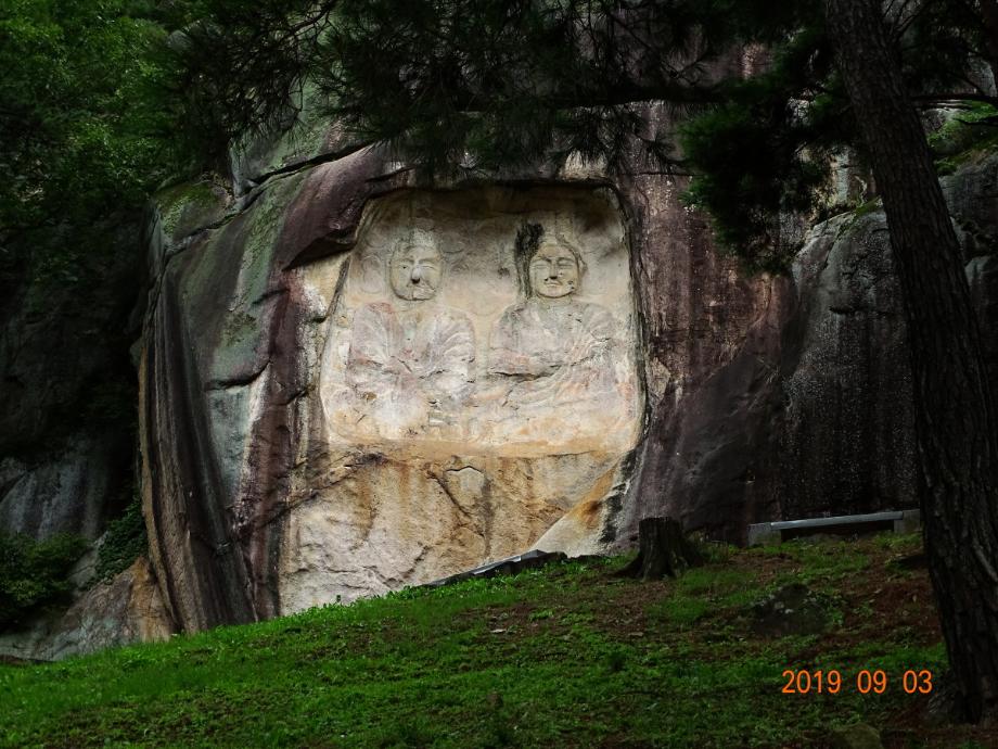 괴산 원풍리 마애이불병좌상이미지