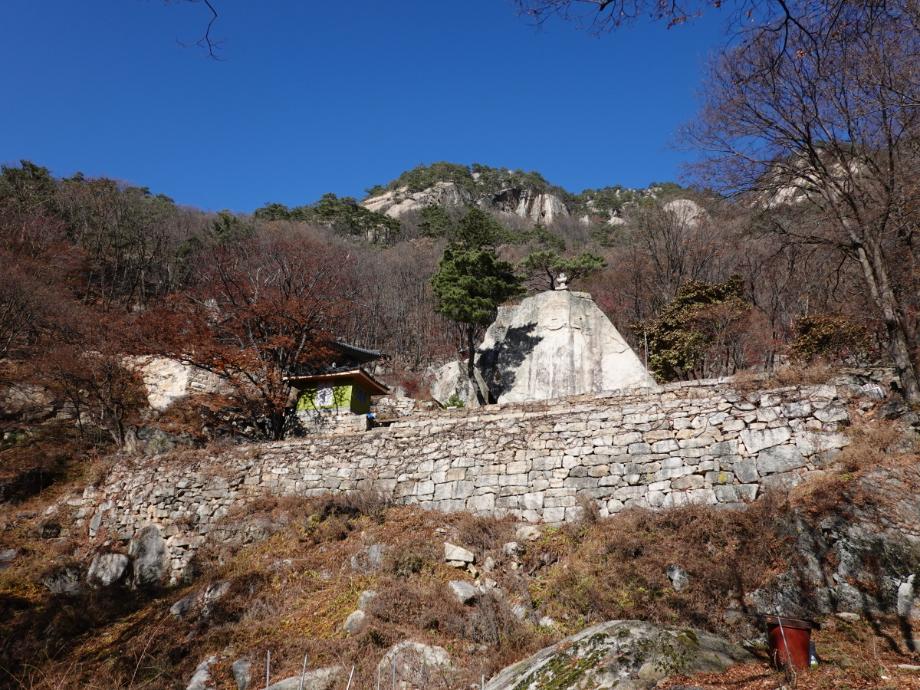 제천 덕주사 마애여래입상이미지