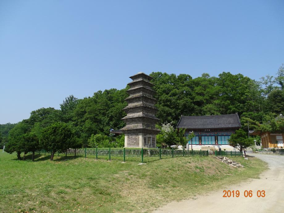제천 장락동 칠층모전석탑이미지